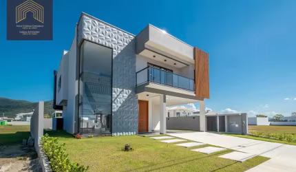 CASA ALTO PADRAO EM CONDOMINIO FECHADO