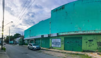 Ponto comercial Terreno a venda no Centro de Fortaleza com 8 lojas e 3 pavimentos