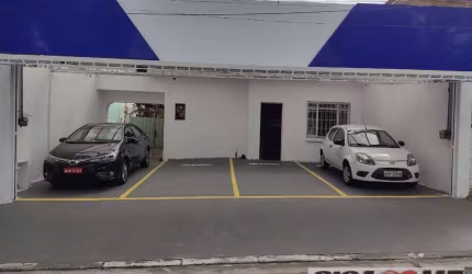 Casa com 3 dormitórios à venda, 300 m² por R$ 2.200.000,00