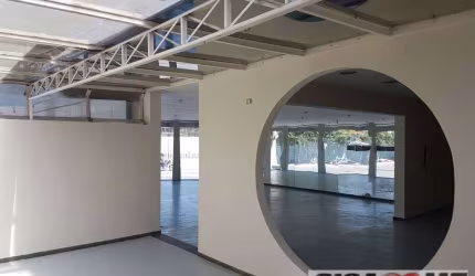 ALUGA-SE LOJA COMERCIAL 700M2 DE ÁREA CONTRUIDA EM SANTO AMARO