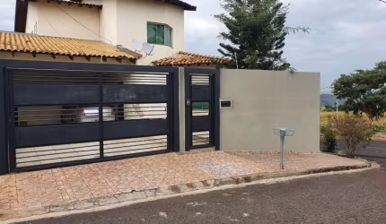 Casa à Venda em Marília com piscina localizada ao lado do Marília Shopping