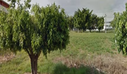 Terreno Comercial à Venda no Parque das Esmeraldas