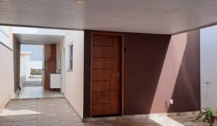 Oportunidade única: Casa à venda em Marília-SP, bairro Jardim Universitário, 2 quartos, 1 sala, 1 banheiro, 2 vagas de garagem.