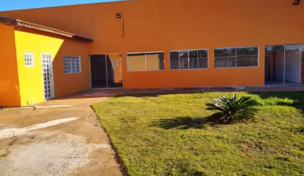 Oportunidade Única: Barracão Comercial à Venda em Marília-SP, Jardim Paraíso - 297m², 1 Sala e 2 Banheiros!