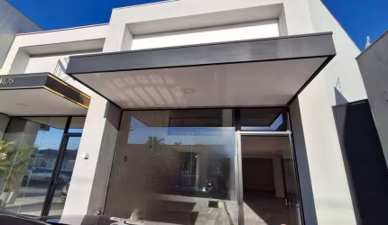 Salão Comercial de Alto Padrão para Locação em Marília-SP, no Residencial Vale Verde - 1 Sala, 3 Banheiros, 1 Vaga de Garagem, 300m².