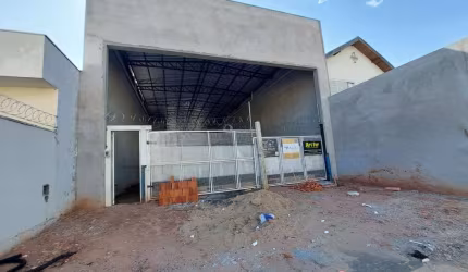 Barracão Comercial para Locação em Marília-SP, Bairro Palmital: 2 Salas, 4 Banheiros, 3 Vagas de Garagem, 420m² de Área.