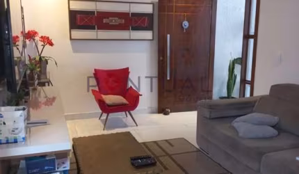 Imperdível! Casa à venda em Marília-SP, Jardim Adolpho Bim - 3 quartos, 1 sala, 3 banheiros, 2 vagas - 120m² de área.