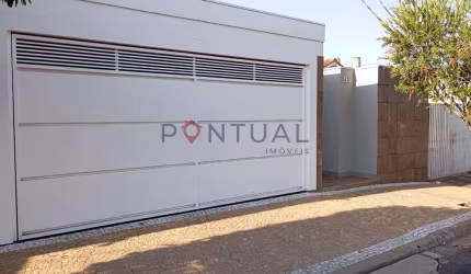 Imperdível oportunidade de adquirir casa com 3 quartos, 1 suíte, 1 sala, 2 banheiros, 2 vagas de garagem, 190 m² em Marília-SP.