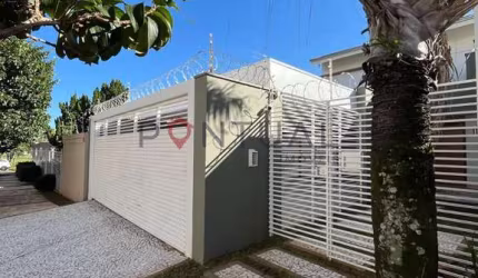 Imperdível oportunidade: Casa de alto padrão com 4 quartos e 4 suítes no Jardim Tropical, Marília-SP! Venha conferir!