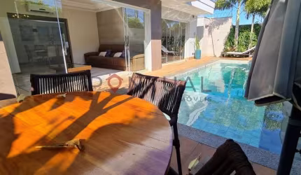Imperdível oportunidade: Casa à venda em Marília-SP, Cavalieri, com 5 quartos, 4 suítes, 2 salas, 7 banheiros e 4 vagas de garagem!