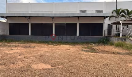 Barracão Comercial para Locação em Marília-SP  Bairro Esmeralda  1 sala, 2 banheiros, 717m² de área.