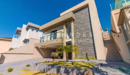 Casa de alto padrão no Residencial New Ville à venda