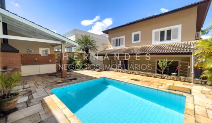 Casa de alto padrão para locação e venda, 3 dormitórios, 2 suítes e 4 vagas, em Alphaville