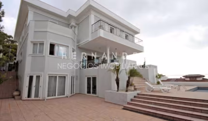 Casa disponível para venda e locação com 6 suítes em Alphaville