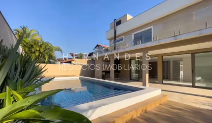 Casa à venda no Condomínio Residencial 2, com 4 suítes e 4 vagas de garagem