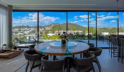 Casa mobiliada e decorada de Alto Padrão em Condomínio em Tamboré - 5 Quartos, 5 Suites, 3 Salas - 520m² - Porteira Fechada