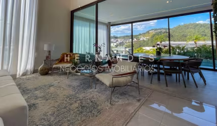 Casa mobiliada e decorada de Alto Padrão em Condomínio em Tamboré - 5 Quartos, 5 Suites, 3 Salas - 520m² - Porteira Fechada