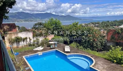 Casa à venda em Ilhabela no Morro da Cruz