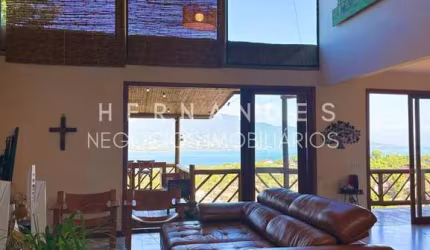 Luxuosa casa à venda ou locação em Ilhabela-SP, bairro Piúva: 5 quartos, 4 suítes, 3 salas, 6 banheiros, 5 vagas, 250m².