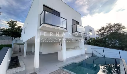Imperdível! Casa em condomínio à venda em Santana de Parnaíba-SP, bairro Suru: 3 quartos, 1 suíte, 2 salas, 3 banheiros, 6 vagas, 218m².