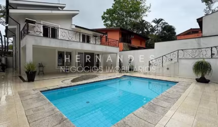 Casa de luxo em condomínio Alphaville, Santana de Parnaíba-SP: 3 quartos, 3 suítes, 4 salas, 6 banheiros, 2 vagas, 317m².