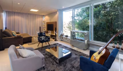 Casa Moderna e Integrada à Natureza ? Aldeia da Serra com 504m² de terreno com 3suítes