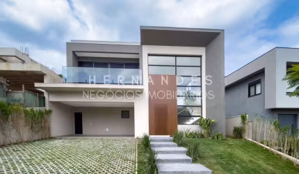 Casa a venda nunca habitada no Condomínio Itahyê Alphaville, 4 quartos, 4 suítes, 6 banheiros, 2 vagas, 386m² em Santana de Parnaíba-SP.