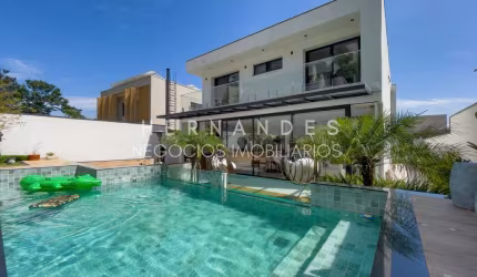 Imóvel de luxo em Alphaville Residencial Genesis Casa de 4 quartos, 4 suítes e 6 salas com 440m² à venda em Santana de Parnaíba-SP