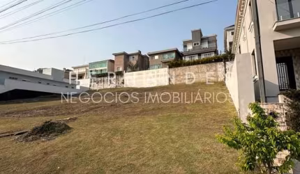 Venda terreno no Condomínio Valville 1