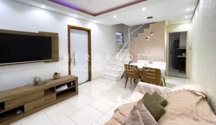Casa em Condomínio à Venda em Barueri-SP: 2 Quartos, 2 Salas, 2 Banheiros, 2 Vagas de Garagem, 120m² no Sítio das Paineiras/California!