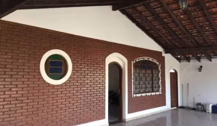 Ótima Casa Próxima da Av. Getúlio Vargas