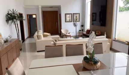 Lindíssima casa no Vale Florido