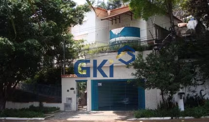 TOTALMENTE REFORMADA, 330 mt² CONSTRUÍDA