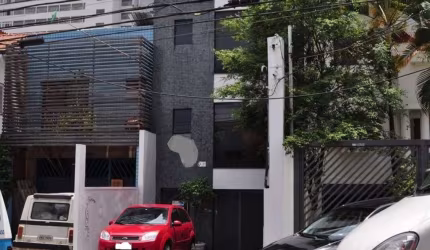 PRÉDIO COMERCIAL COM 246 M², 4 VAGAS, ÓTIMO PARA CLINICAS E PRÓXIMO A FUTURA ESTAÇÃO OSCAR FREIRE