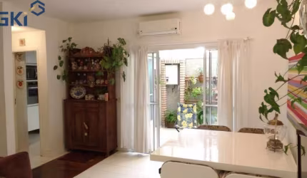 Maravilhosa Casa de Condomínio no Jardim Monte Kemel, em São Paulo!