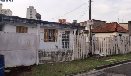 Terreno com 2 casas, 600m2