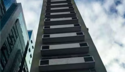 Cj comercial a Venda, região da Paulista, 114 metros de vão livre, 1 vaga. Próximo metrô Paulista.