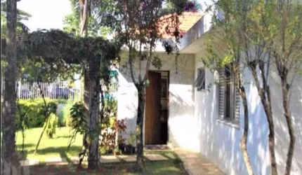 ALTO DE PINHEIROS - CASA TÉRREA - 4 SUÍTES - 4 VAGAS - 400 M²