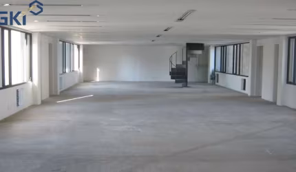 Berrini: Cobertura Comercial Triplex: 374m², 4 Vagas.