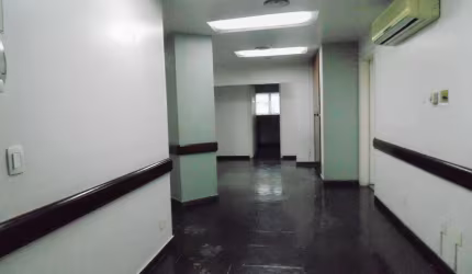 CONJUNTO COMERCIAL 186,07 M² AU