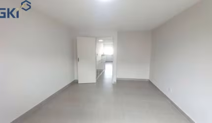 Casa com 57m2, 1 dorm., sem vaga, recém reformada!