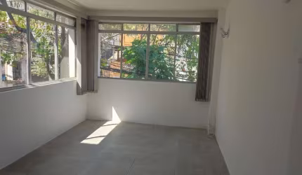SOBRADO COM 180M² A VENDA NAS PERDIZES
