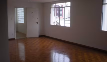 ÓTIMA LOCALIZAÇÃO, AMPLO, 3 DORM (1 SUÍTE) 1 VAGA