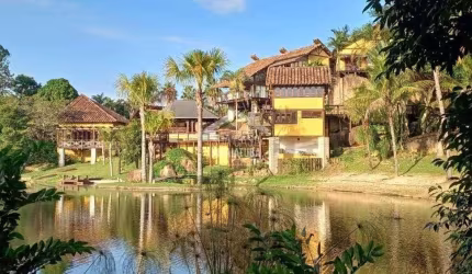 Casa de campo de luxo de 27.000m2 com lago privativo em Condomínio em Indaiatuba