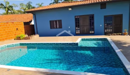 Chácara com piscina aquecida e edícula em Indaiatuba