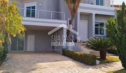 Sobrado com 3 suítes e quintal com spa em condomínio fechado