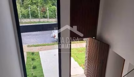 Sobrado novo com 3 suítes e piscina no Condomínio Jardins di Roma