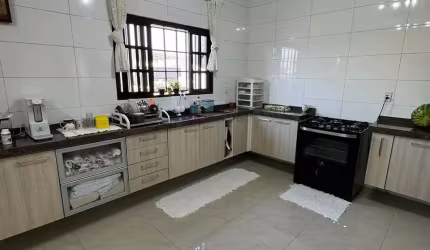 Belíssima casa para Locação