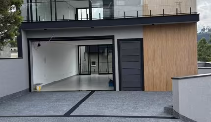 Excelente prédio comercial disponível para venda e locação no Portal dos Ipês em Polvilho