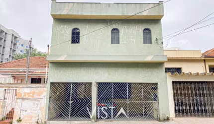 Casa Assobradada - 4 dormitórios -  5 banheiros - 2 vagas de garagem + ponto comercial